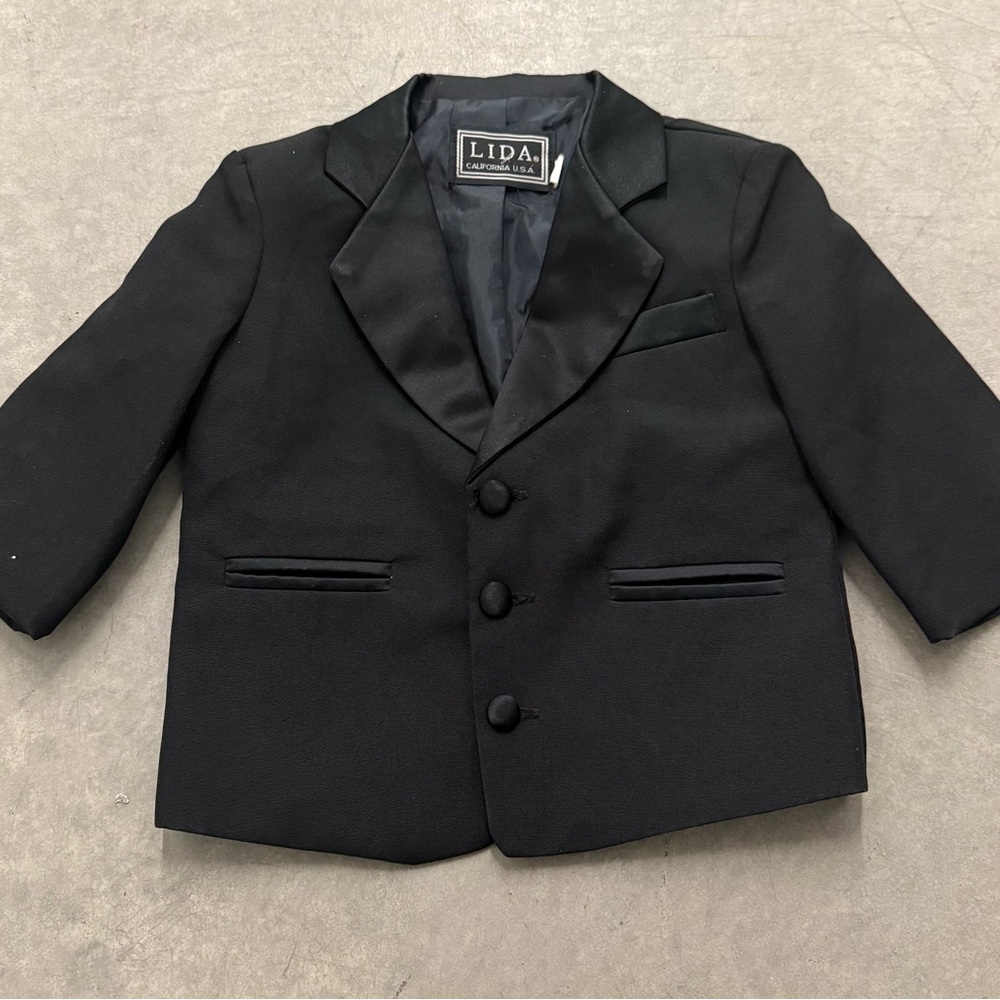 LIDA Black Double Breasted Tuxedo Jacket With Satin Accents Size 2T Formal